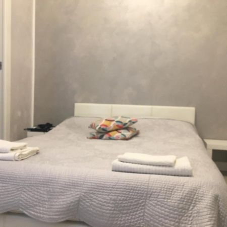 Studio Monte Ceneri Apartment Milan Bagian luar foto
