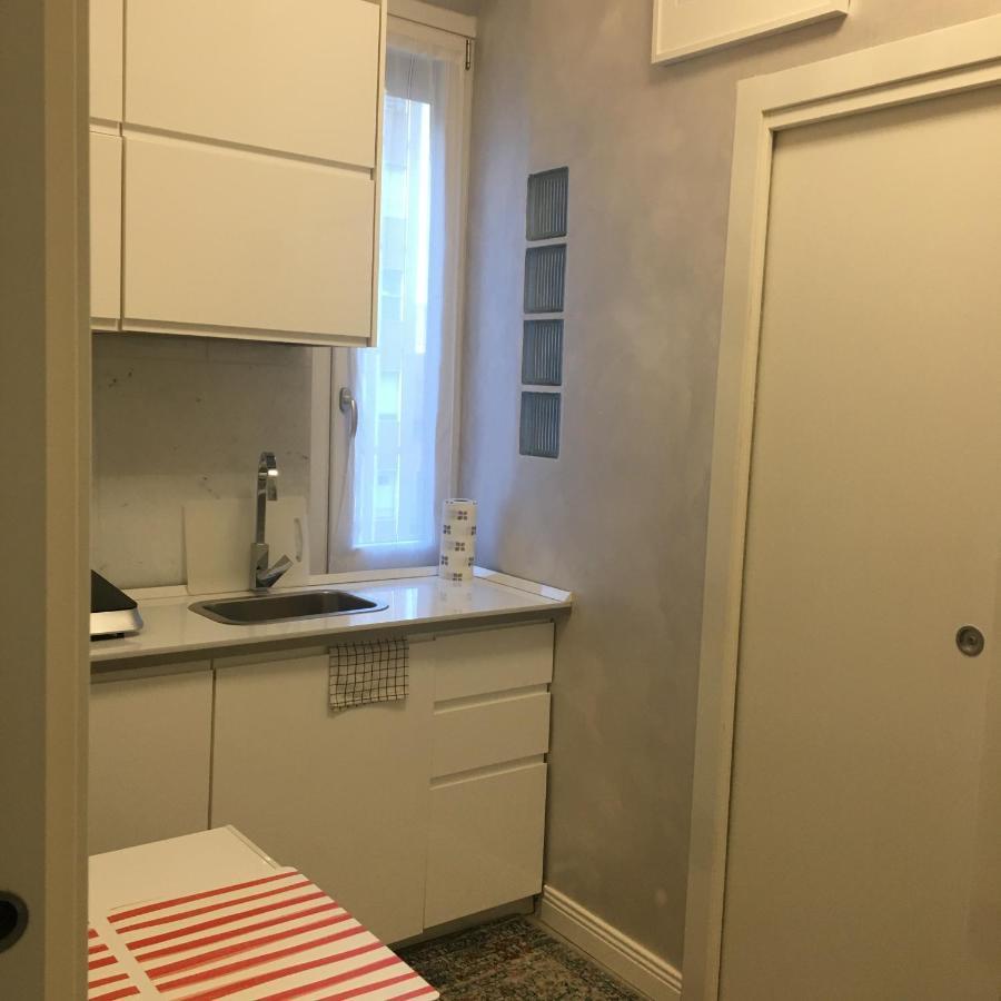 Studio Monte Ceneri Apartment Milan Bagian luar foto